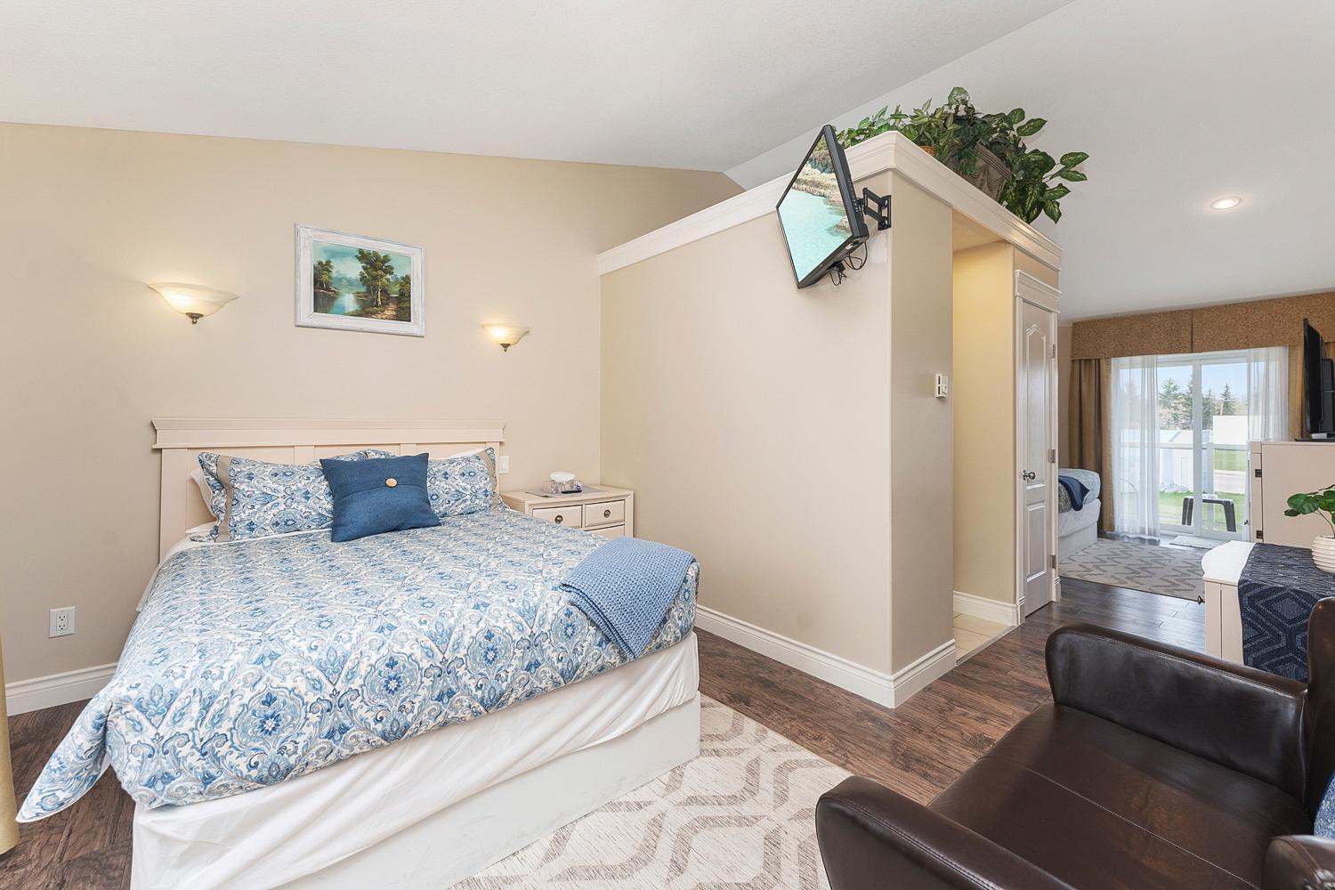 Lakeshore Inn Cold Lake Екстер'єр фото