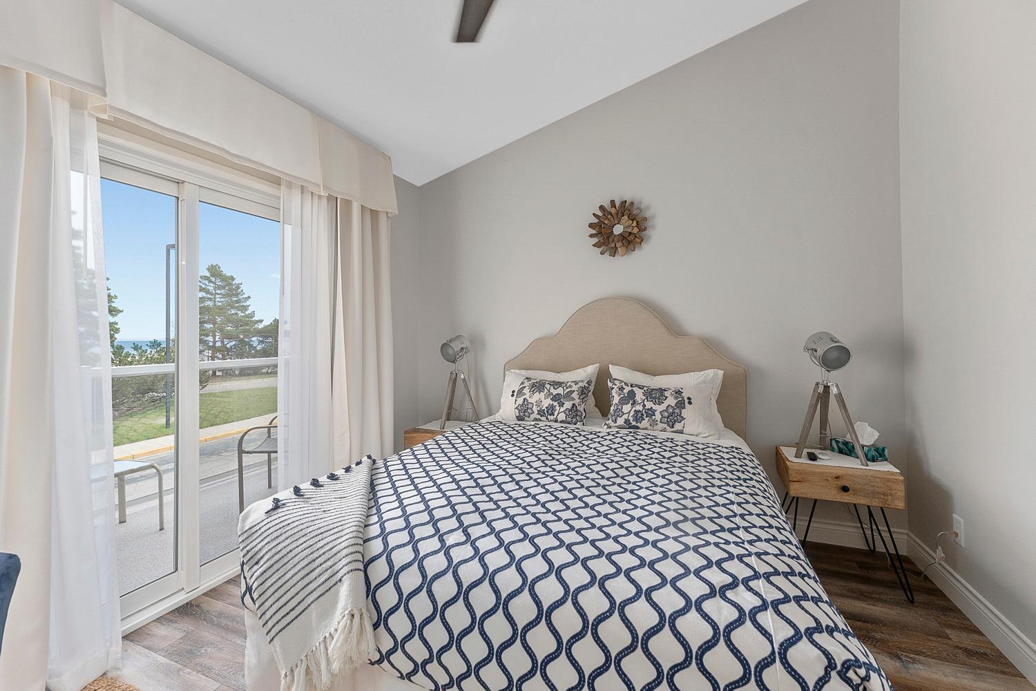 Lakeshore Inn Cold Lake Екстер'єр фото