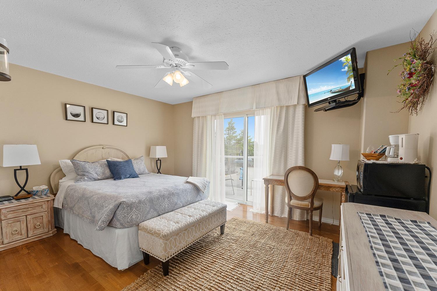 Lakeshore Inn Cold Lake Екстер'єр фото
