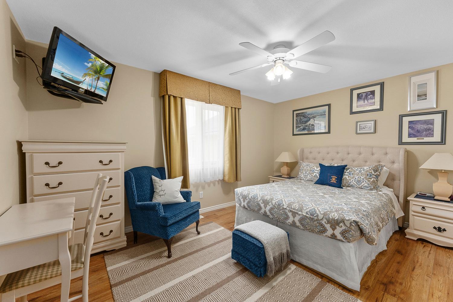 Lakeshore Inn Cold Lake Екстер'єр фото