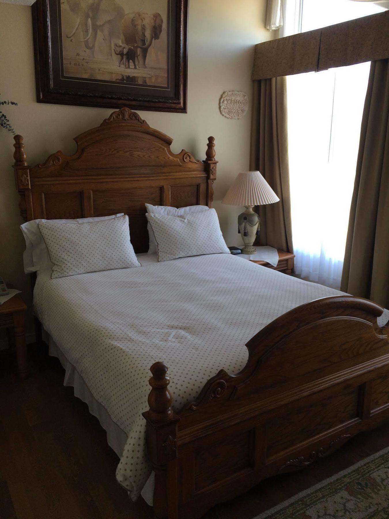 Lakeshore Inn Cold Lake Екстер'єр фото